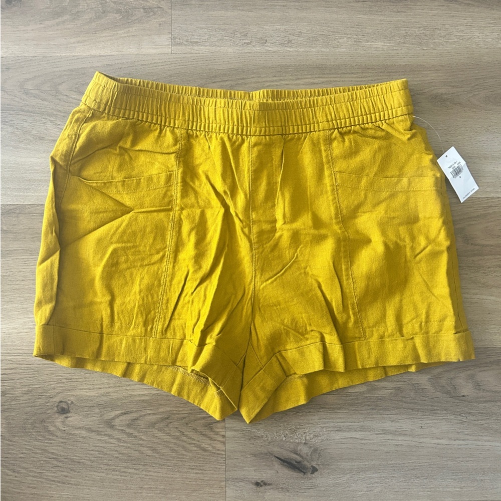 Old Navy Woman’s Mustard Yellow Linen-Blend Shorts – Size S (NWT)